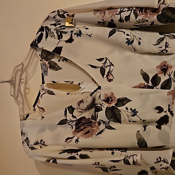 J for JUSTICE ... ROMPER WITH LONG BACK AND SIDES..1X...FLOWERED - Picture 7 of 16